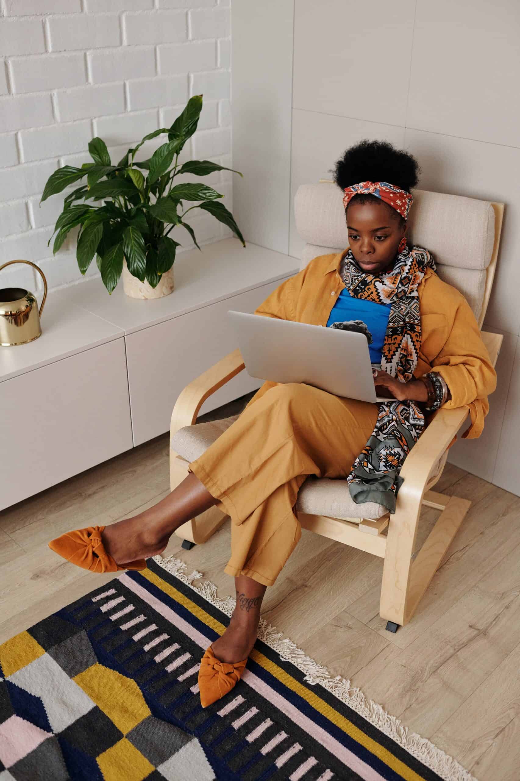 9 Perfect Jobs for Introverts with Anxiety